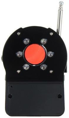 Светодиоды для обнаружения скрытых камер расположены вокруг объектива детектора